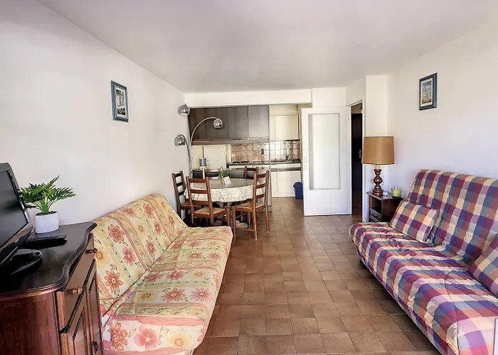 T2 Dans Avec Piscine Apartment